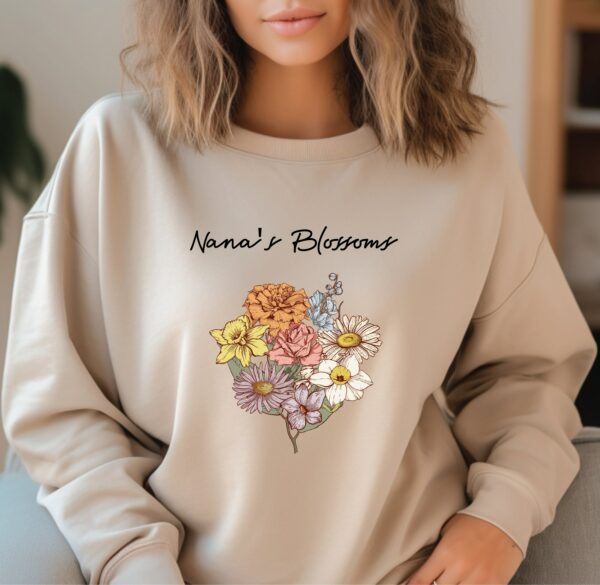 Grandma'S Garden Bouquet Sweatshirt, Family Love Sweatshirt, Special Grandma Present, Nana'S Garden Sweatshirt, Custom Birth Month Sweater