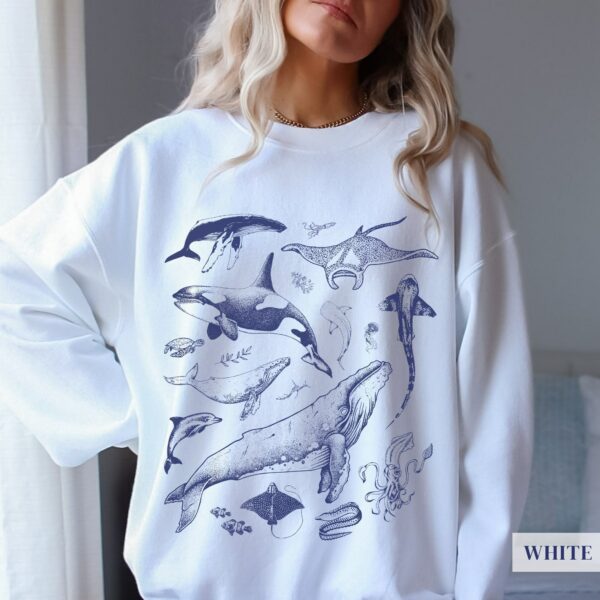 Underwater Sea Animal Vintage Crewneck Sweatshirt , Trending Cute Marine Biology Sweater, Nature Lover Gift, Boho Orca Humpback Whale Jumper